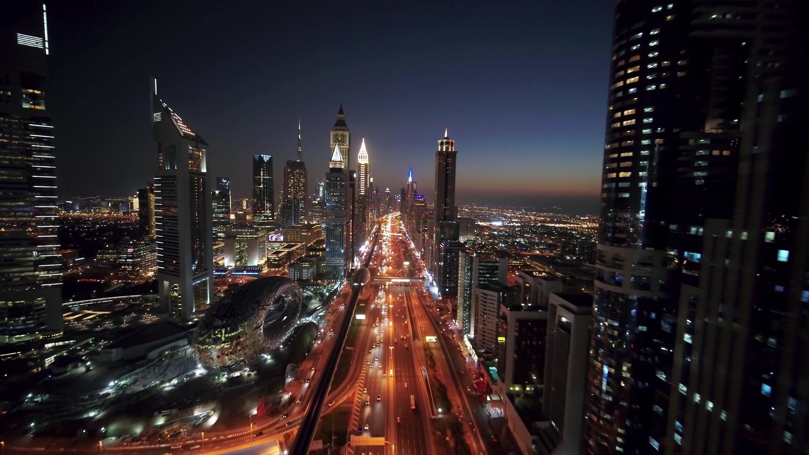 Avenue Sheikh Zayed Road de nuit